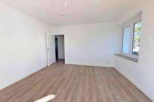 Helle 3-Zimmer-Wohnung mit sonnigem BALKON und modernem Tageslichtbad – Am Heidkämpken 8, 33649 Brackwede, Bielefeld – Vorschaubild 2