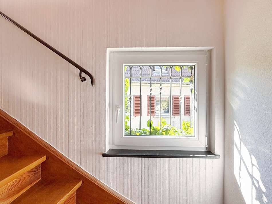 Treppenaufgang mit Fenster