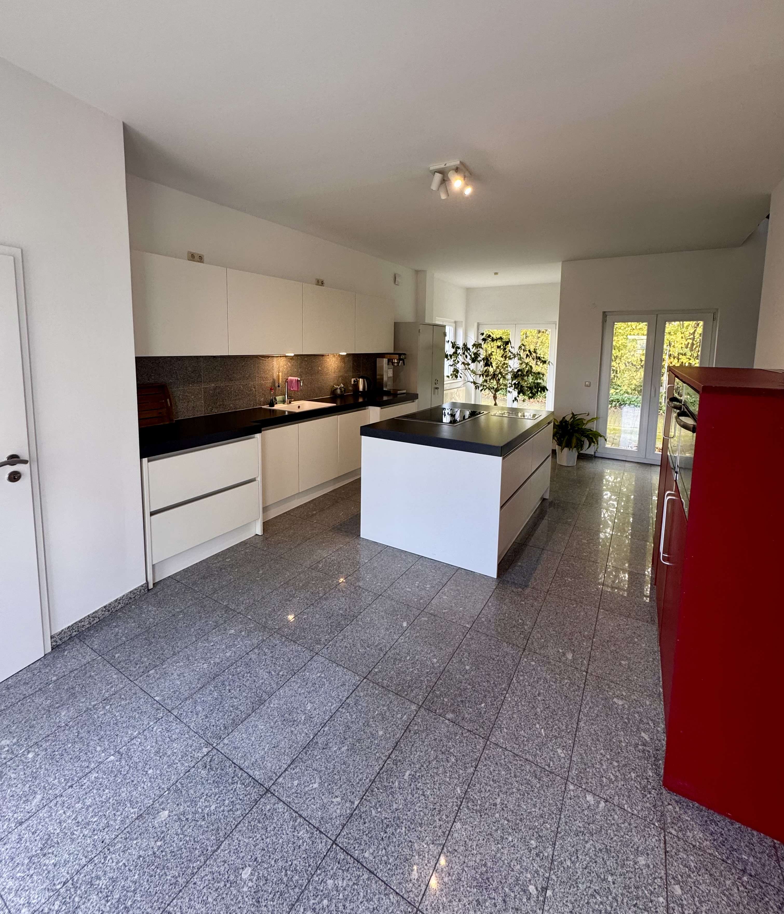 Immobilie in Oststeinbek - Attraktives Renditeobjekt: Bürohaus mit Indexmietvertrag und Top-Mieterbonität - Bild 2