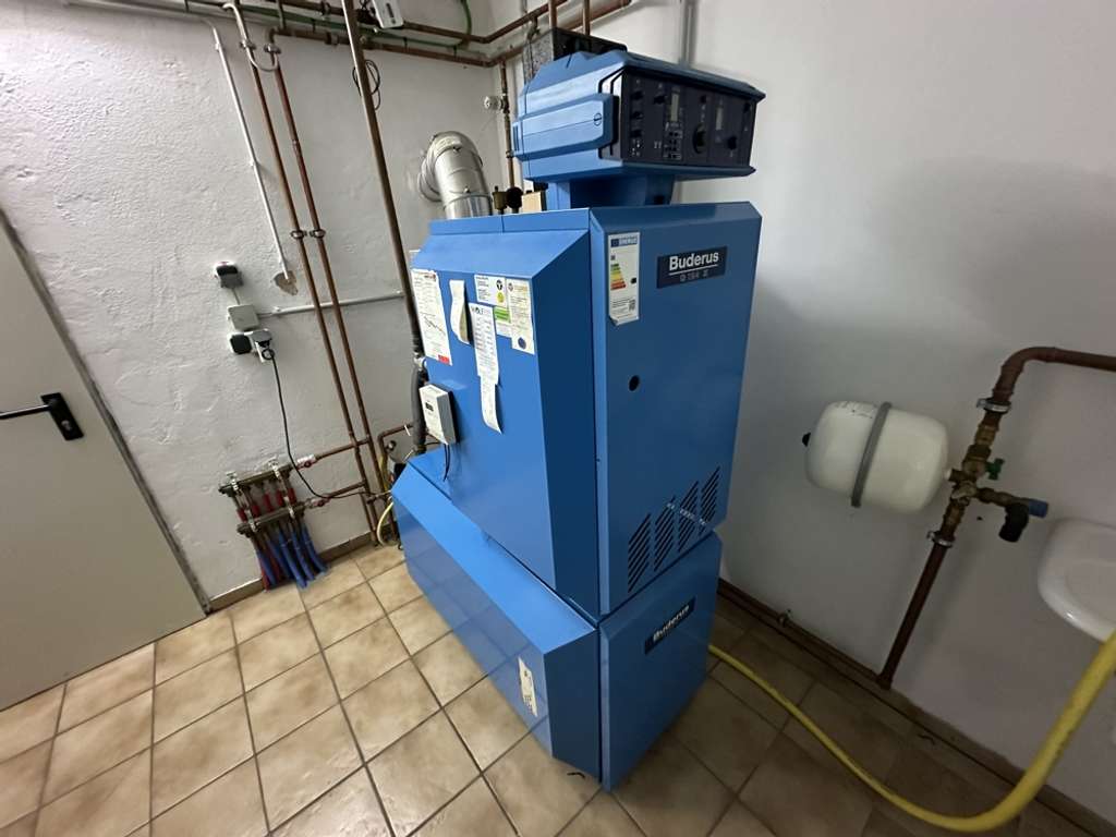 Immobilie in Hirzenhain - Provisionsfrei f. Käufer:
Vermietetes EFH gemischt genutzt - naturnahe Ruhe direkt am Ortsrand - Bild 1