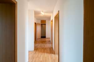 Charmante 4-ZKB Etagenwohnung mit Garage und Balkon in Augsburg-Lechhausen zu verkaufen! – Die vollständige Adresse der Immobilie erhältst du vom Anbieter., 86167 Lechhausen-Ost, Augsburg – Vorschaubild 14