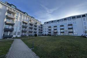 3-Zimmer-Penthousewohnung mit Dachterrasse, Loggia und Elbblick!