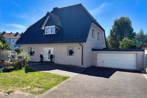 Idyllisches Einfamilienhaus im Herzen von Brackwede – Die vollständige Adresse der Immobilie erhältst du vom Anbieter., 33647 Brackwede, Bielefeld – Vorschaubild 2