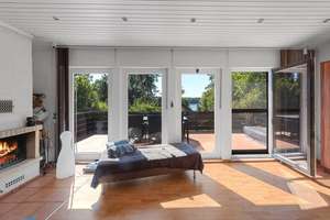 Frei zur Verfügung: Großzügige 5-Zimmer-Maisonette mit Seeblick