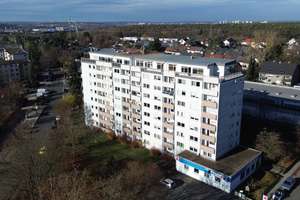 Sanierungsbedürftige 3 1/2-Zimmer-Penthouse-Wohnung im 8.OG - Erlangen-Tennenlohe