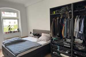 Sehr schön sanierte Wohnung mit Balkon, Dielenböden und Wohnküche in stilvollem Altbau! – Mannheim – Vorschaubild 1