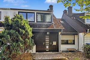 Vermietetes Reihenhaus mit Einliegerwohnung als Kapitalanlage in Hamburg-Wandsbek – Die vollständige Adresse der Immobilie erhältst du vom Anbieter., 22041 Wandsbek (Ortsteil), Hamburg – Vorschaubild 1
