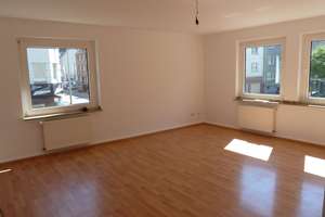 Gut geschnittene 3 Zimmer Wohnung in zentraler Wohnlage. 1. Obergeschoss.