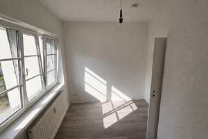 Neu renoviert im gepflegten Altbau: 1,5-Zi.-Wohnung mit Balkon & Tageslichtbad – Borthener Straße 8, 1237 Seidnitz/Dobritz, Dresden – Vorschaubild 4