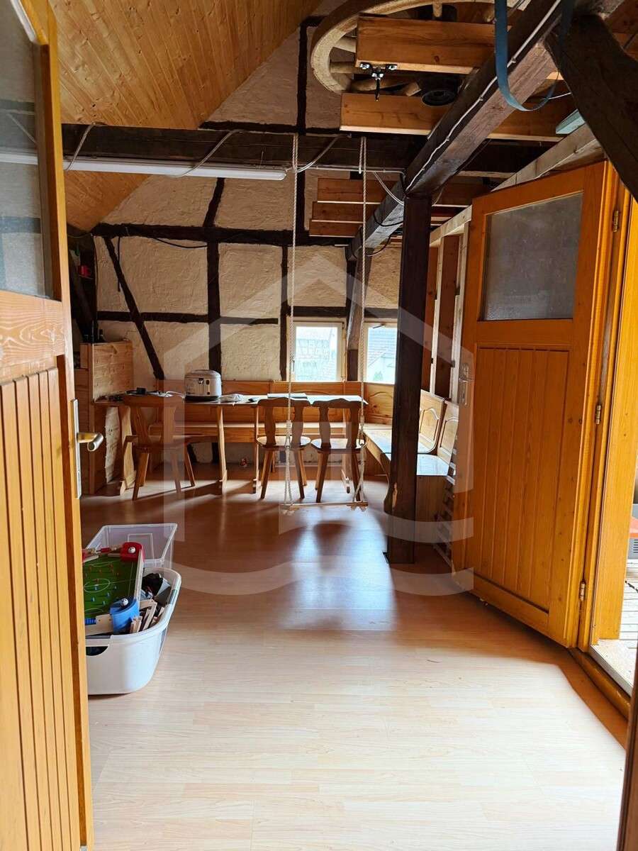 Immobilie in Widdern - Einfamilienhaus mit vielseitigen Nutzungsmöglichkeiten und großzügigem Platzangebot - Bild 1