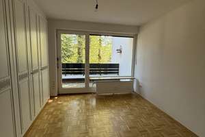 Wohnen mit Charakter: Helle 3-Zimmer-Wohnung im 1. OG mit Balkon ins Grüne – Hoffbrunnstraße xx, 81479 Solln, München – Vorschaubild 10