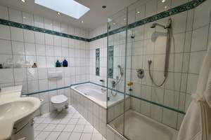 Sehr gepflegter Bungalow mit tollem Garten im Blumenviertel von 41189 MG-Wickrath – Die vollständige Adresse der Immobilie erhältst du vom Anbieter., 41189 Wickrath-Mitte, Mönchengladbach – Vorschaubild 7