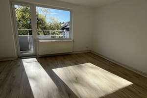 Charmante 3-Zimmer-Wohnung mit Balkon und praktischem Kellerraum – Westfalenplatz 7, 38108 Wabe-Schunter-Beberbach, Braunschweig – Vorschaubild 1