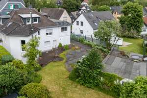 Ungewöhnlich vielseitig: Großzügiges Einfamilienhaus mit Charme, Optionen und Perspektive – Die vollständige Adresse der Immobilie erhältst du vom Anbieter., 42651 Solingen-Mitte, Solingen – Vorschaubild 24