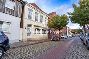 Klein Faldern! Charmantes Stadthaus mit Terrasse, Nebengebäude und Gartenanlage! – Die vollständige Adresse der Immobilie erhältst du vom Anbieter., 26725 Stadtzentrum, Emden – Vorschaubild 1