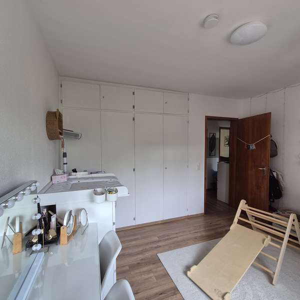 *** helle und schöne 3-Zimmer-Wohnung mit Balkon ***
