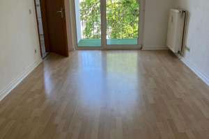 Helle 2-Zimmer-Wohnung mit Balkon im 3. Stock in Wuppertal – Distelbeck 20, 42119 Elberfeld, Wuppertal – Vorschaubild 1
