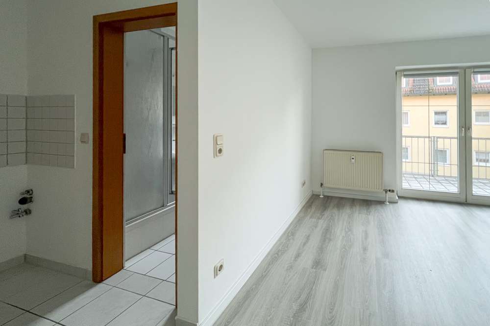 Immobilie in Herbsleben - Renovierte & bezugsbereite Eigentumswohnung mit Balkon & Stellplatz - Bild 4