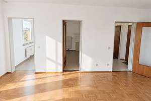 Bezugsfertige, energetisch modernisierte 2-Zimmer-Wohnung mit idealem Schnitt, Aufzug & TG