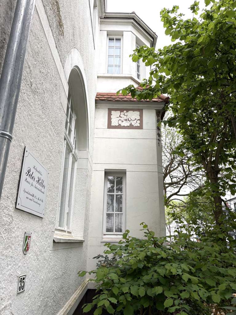 Immobilie in Bad Oeynhausen - Historische Stadtvilla! Repräsentatives Wohnen, Arbeiten und Investieren vereint. Gelegenheit: Denkm - Bild 3