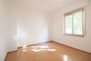Bezugsfreie Hochparterre-Wohnung mit hohen Decken und zentraler Anbindung – 70374 Schmidener Vorstadt, Stuttgart – Vorschaubild 8