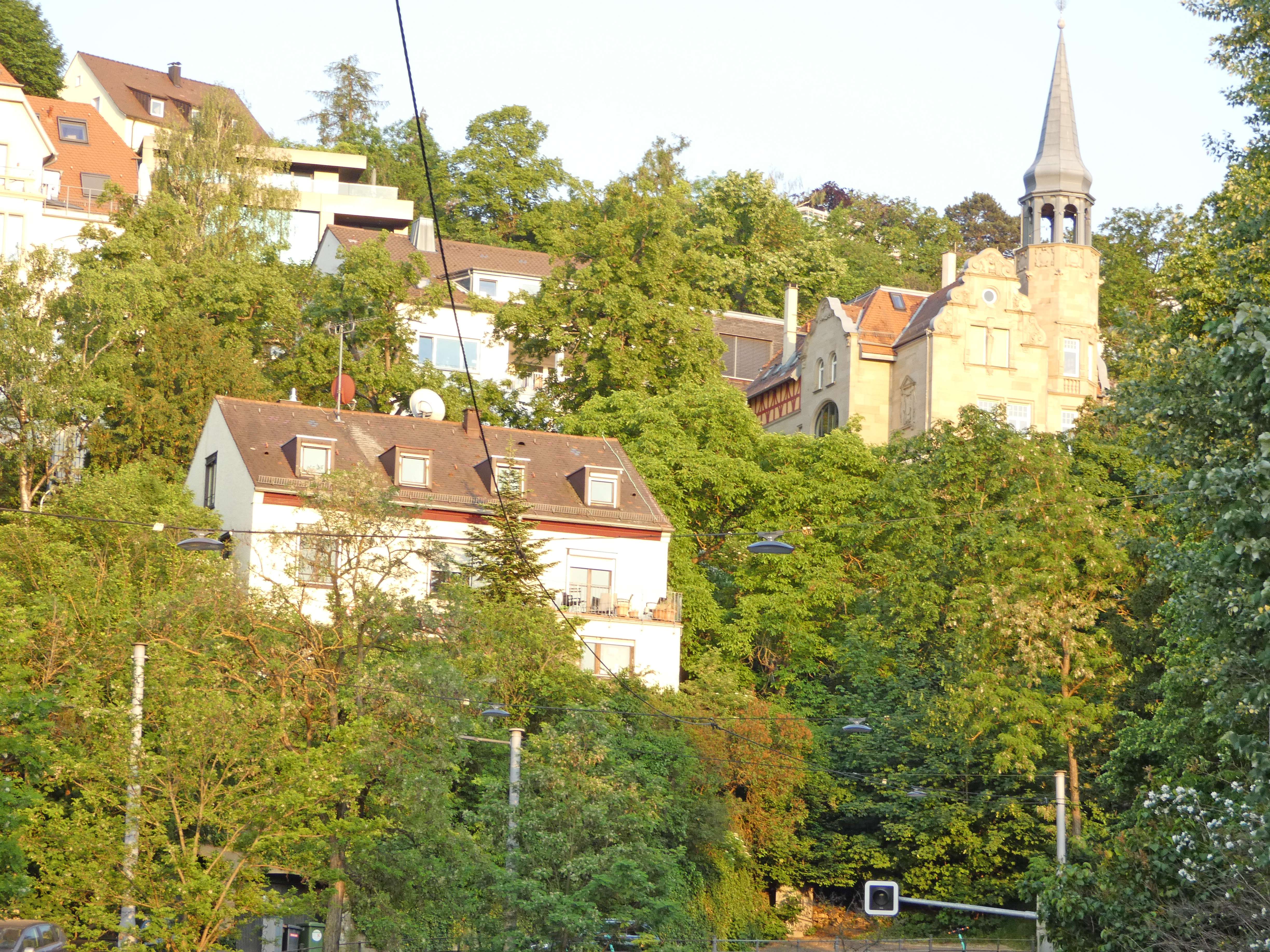 Großzügiges, vielseitiges Wohnhaus in gefragter, zentraler Wohn-/Aussichtslage am Bopser von S-Süd, Stuttgart – Bild 3