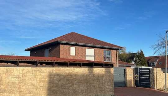 Bild von Moderne Stadtvilla mit zusätzlichem Bungalow in dörflicher Lage - alle Generationen unter einem Dach