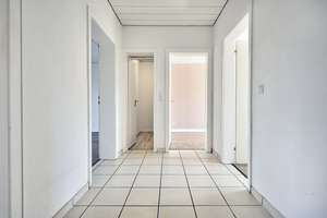 Modernisiert, gut geschnitten, grün gelegen – 3-Zimmer-Wohnung mit Balkon und Garage in Alstaden – 46049 Alstaden-Ost, Oberhausen – Vorschaubild 5