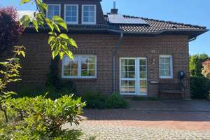 Gepflegtes Einfamilienhaus (Winkelhaus) mit PV-Anlage und Garage in Meerbusch-Osterath – Die vollständige Adresse der Immobilie erhältst du vom Anbieter., 40670 Meerbusch – Vorschaubild 1