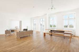 Helmholtzkiez: Lichtdurchfluteter 4-Zimmer Altbau, 4. OG, Lift, große Terrasse & 2 Balkone, 2 Bäder