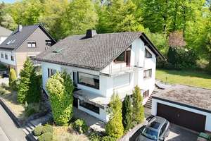 Großzügiges Einfamilienhaus mit Einliegerwohnung in herrlicher Ortsrandlage und hervorragendem Rhein – Die vollständige Adresse der Immobilie erhältst du vom Anbieter., 56204 Hillscheid – Vorschaubild 2