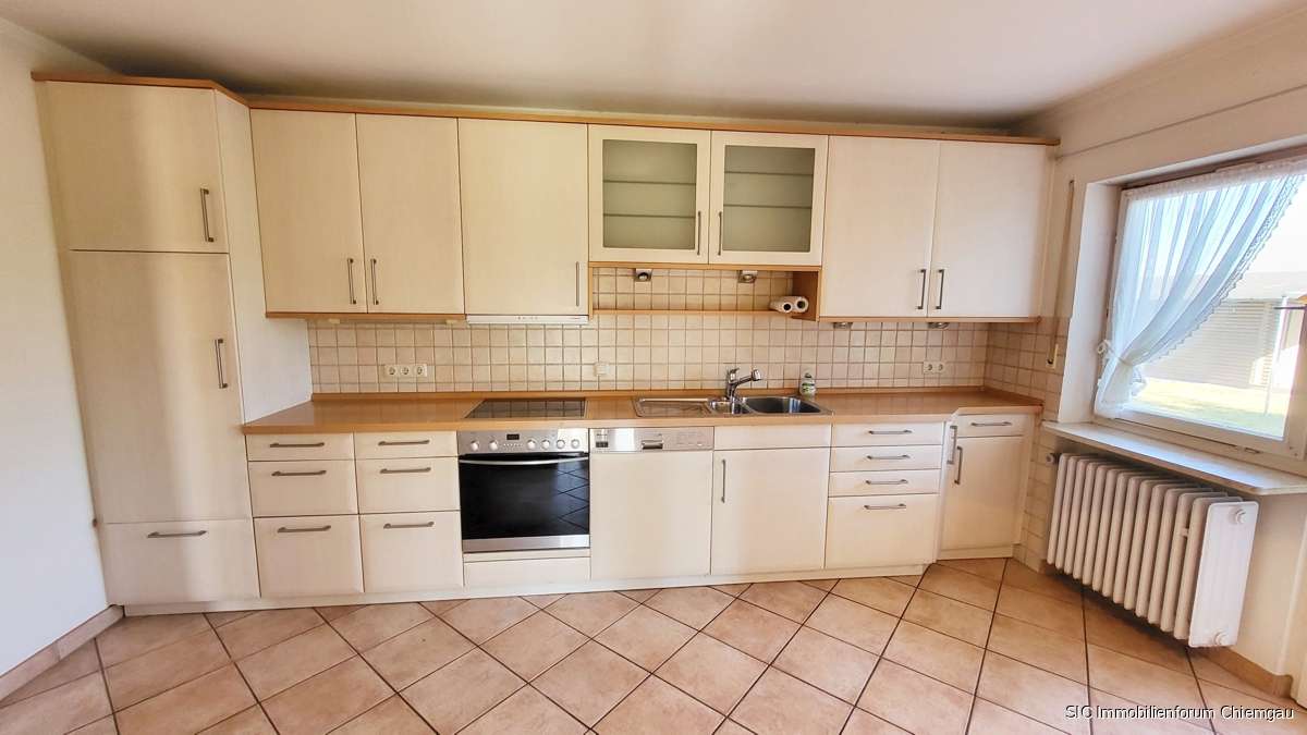 Immobilie in Riedering - Anwesen in Traumlage!
Einfamilienhaus mit Anbau
(z.B. Wohnen & Arbeiten) & parkähnlichem Grundstüc - Bild 2