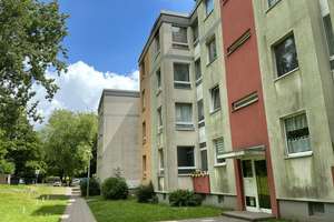 Familienfreundliche 4-Zimmer-Wohnung mit Balkon! – Albert-Schweitzer-Str. 6, 45279 Freisenbruch, Essen – Vorschaubild 1