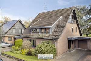 Geräumiges Ein-oder Zweifamilienhaus in bester Lage