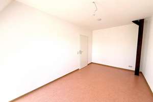 Charmante 4-Raum-Dachgeschosswohnung mit Loggia und sichtbaren Balken in Stadtfeld Ost – Schenkendorfstr. 9 , 39108 Stadtfeld Ost, Magdeburg – Vorschaubild 11