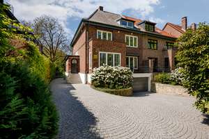 Familientraum in Winterhude - eingewachsener Westgarten und Dreifachgarage