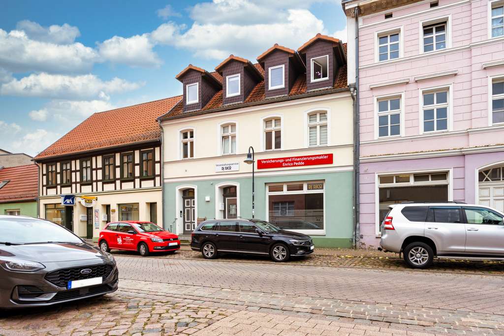 Immobilie in Groß Pankow (Prignitz) - Vollvermietetes, modernes Mehrfamilienhaus mit ca. 6% Rendite in zentraler Lage von Pritzwalk - Bild 1