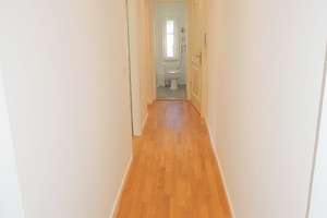 stilvolle 2-Zimmer Dachgeschosswohnung mit EBK in Frankfurt Westend-Nord – Fürstenberger Str. 233, 60323 Westend-Nord, Frankfurt am Main – Vorschaubild 5