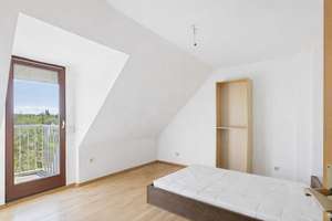 Dachgeschosswohnung mit Kamin und außergewöhnlichem Gestaltungspotenzial – Die vollständige Adresse der Immobilie erhältst du vom Anbieter., 81547 Neuharlaching, München – Vorschaubild 6