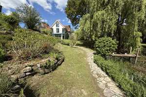 Exklusives Einfamilienhaus mit großem Garten, Teich & hochwertiger Ausstattung in Bielefeld – Bielefeld – Vorschaubild 5