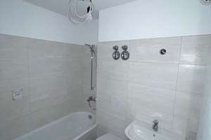 Frisch renovierte 2-Zimmer-Wohnung in Wiesbaden-Erbenheim mit Garage – Konradinstr. 0, 65205 Erbenheim, Wiesbaden – Vorschaubild 3