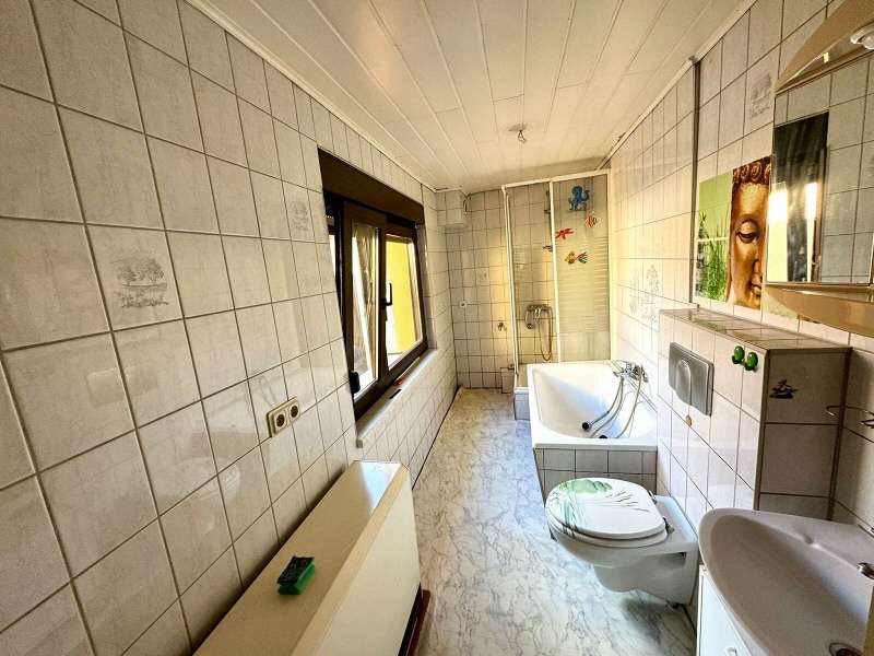 Immobilie in Schwarzheide - Haus mit Garage, Werkstatt und Nebengelaß - Bild 0