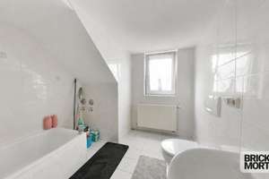TOP-gepflegte Dachgeschosswohnung mit TG-Stellplatz zum Selbstbezug oder Kapitalanlage – Die vollständige Adresse der Immobilie erhältst du vom Anbieter., 86156 Kriegshaber, Augsburg – Vorschaubild 8