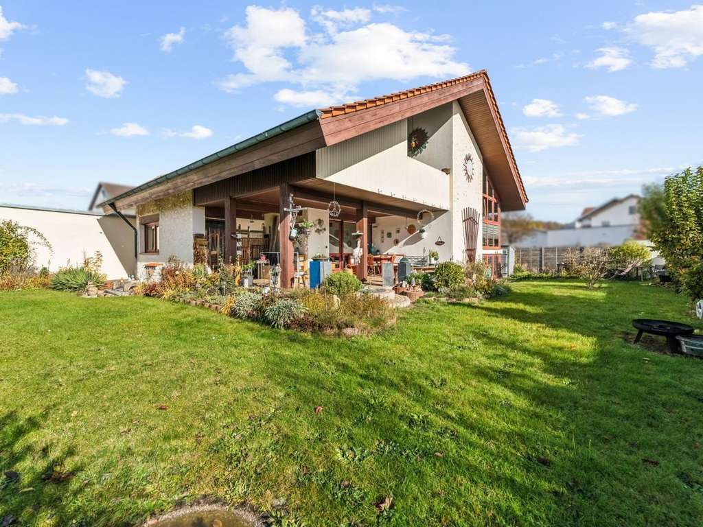 Immobilie in Winhöring - Einfamilienhaus mit vielseitiger Nutzungsmöglichkeit in Winhöring - Bild 0