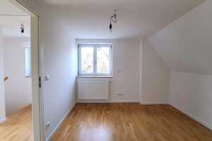 Saniertes Einfamilienhaus mit neu gebauter Einliegerwohnung in Südlage mit ca. 575 m²  Grund – München – Vorschaubild 9
