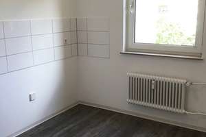 Neues Zuhause mit Balkon! Renovierte 2-Zimmer-Wohnung ab sofort frei – Gibitzenhofstr. 88 d, 90443 Steinbühl, Nürnberg – Vorschaubild 8