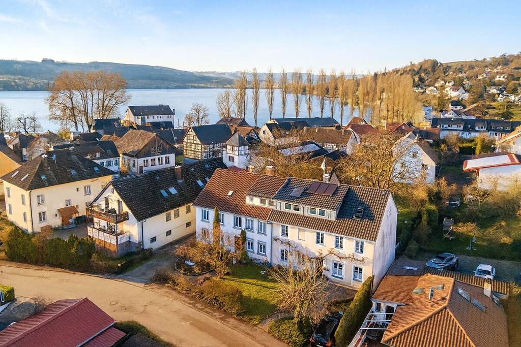 Immobilie in Öhningen - Bezaubernde Dachgeschosswohnung mit Balkon in Seenähe - Bild 0