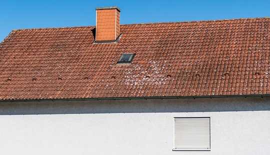 Bild von Einfamilienhaus mit mehreren Gebäuden