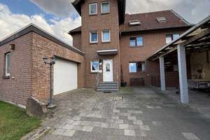 3-Familienhaus in Elsdorf sucht neuen Eigentümer – Die vollständige Adresse der Immobilie erhältst du vom Anbieter., 50189 Elsdorf – Vorschaubild 1