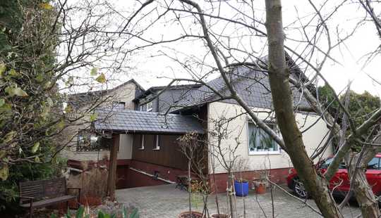 Bild von + +  sonniges Haus mit Weitblick + + Wintergarten und mehr + + Platz für die große Familie + +